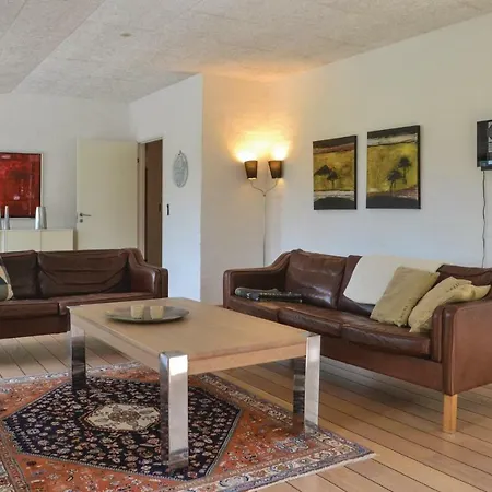 بيت للعطل Three-bedroom In