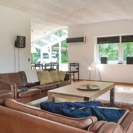 Three-bedroom In Ferienhaus *