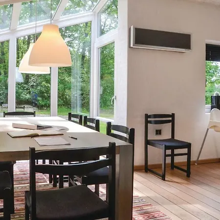 Three-bedroom In بيت للعطل *